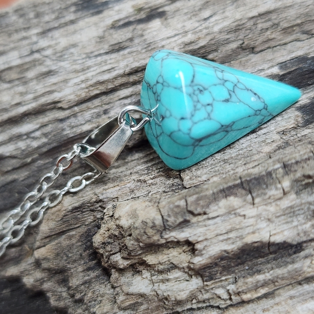 Silver Toned Necklace With Faux Turquoise Pendant 18"